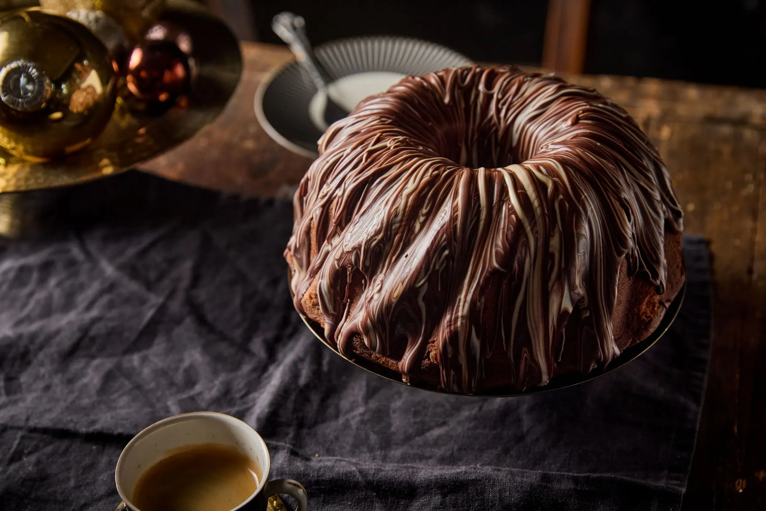 Duplán csokis zebrakuglóf